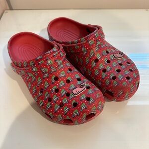 Vineyard Vines holiday Croc